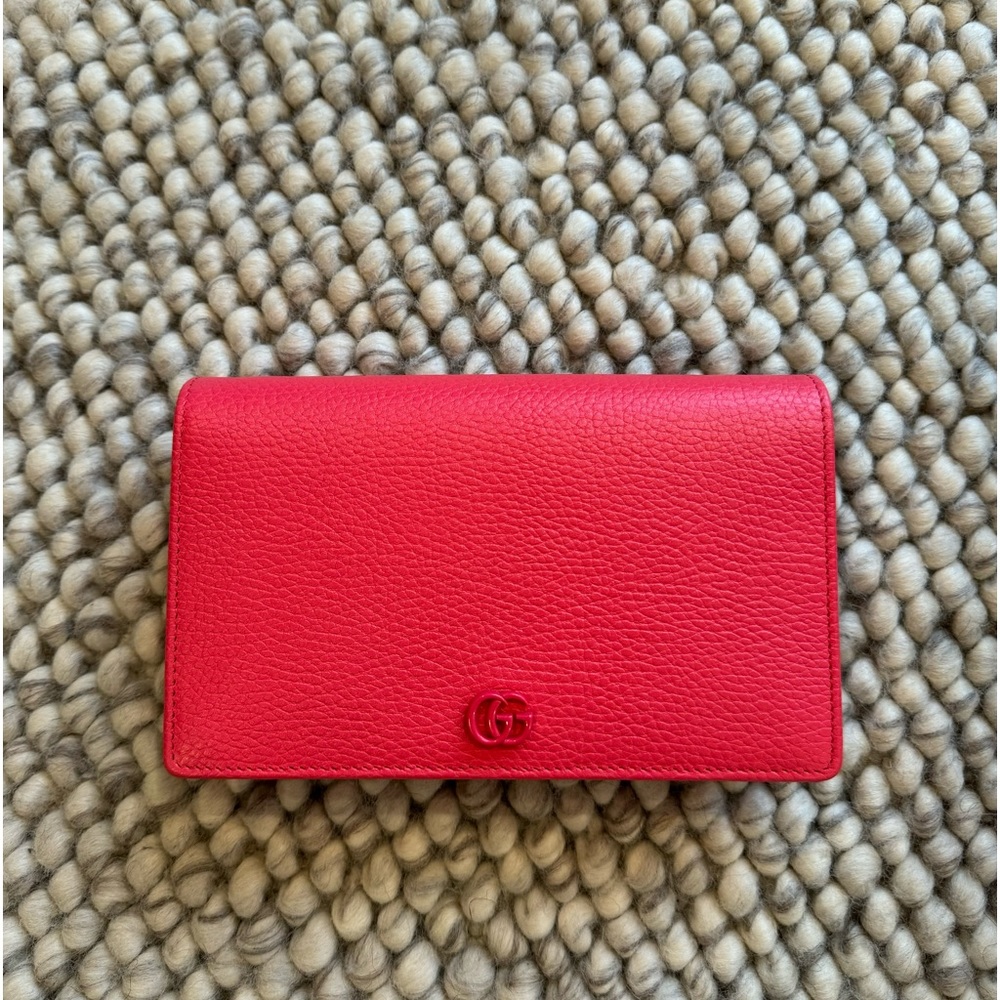 Gucci Wallet on Chain clutch bag in hot coral